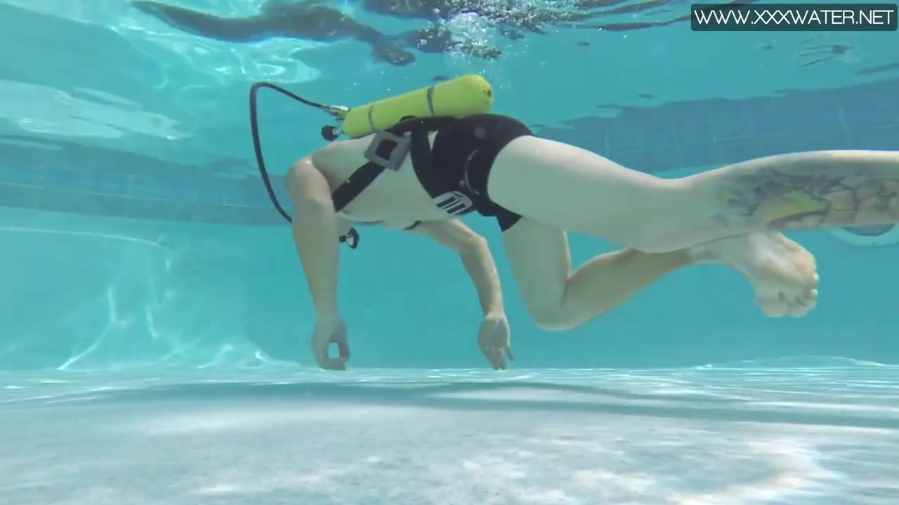 Pool smut with perfect Minnie Manga and Minnie from Underwater Show Free Porn Videos | BestPornHubs.