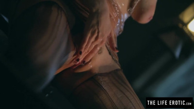 Emily's female orgasm video