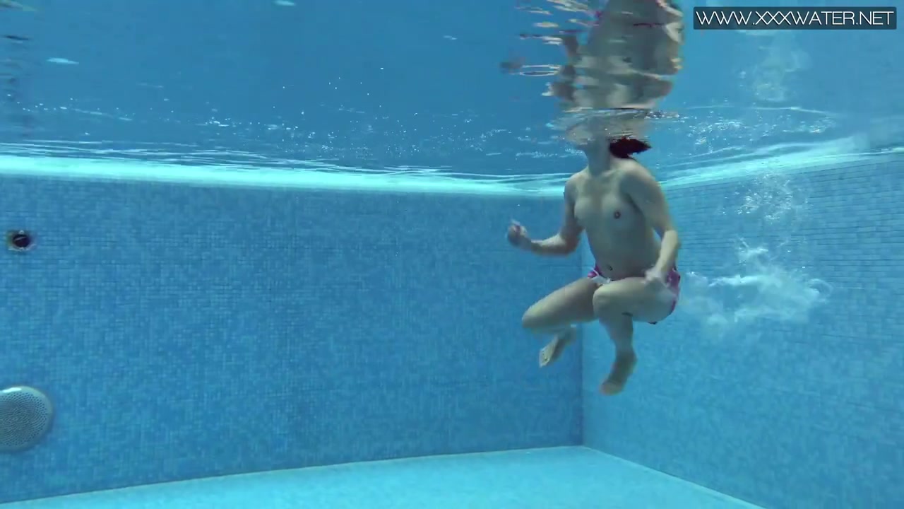 Underwater Show featuring Lady Dee's pool girls trailer Free Porn Videos | BestPornHubs.