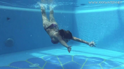 Underwater Show - kink smut