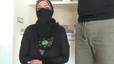 Striking SouzanHalabi at amateur video